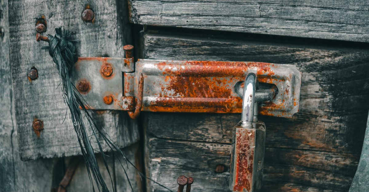 door lock repair home — Lake Grove Locksmith Long Island