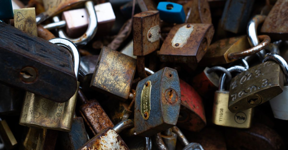 door lock — Lake Grove Locksmith Long Island