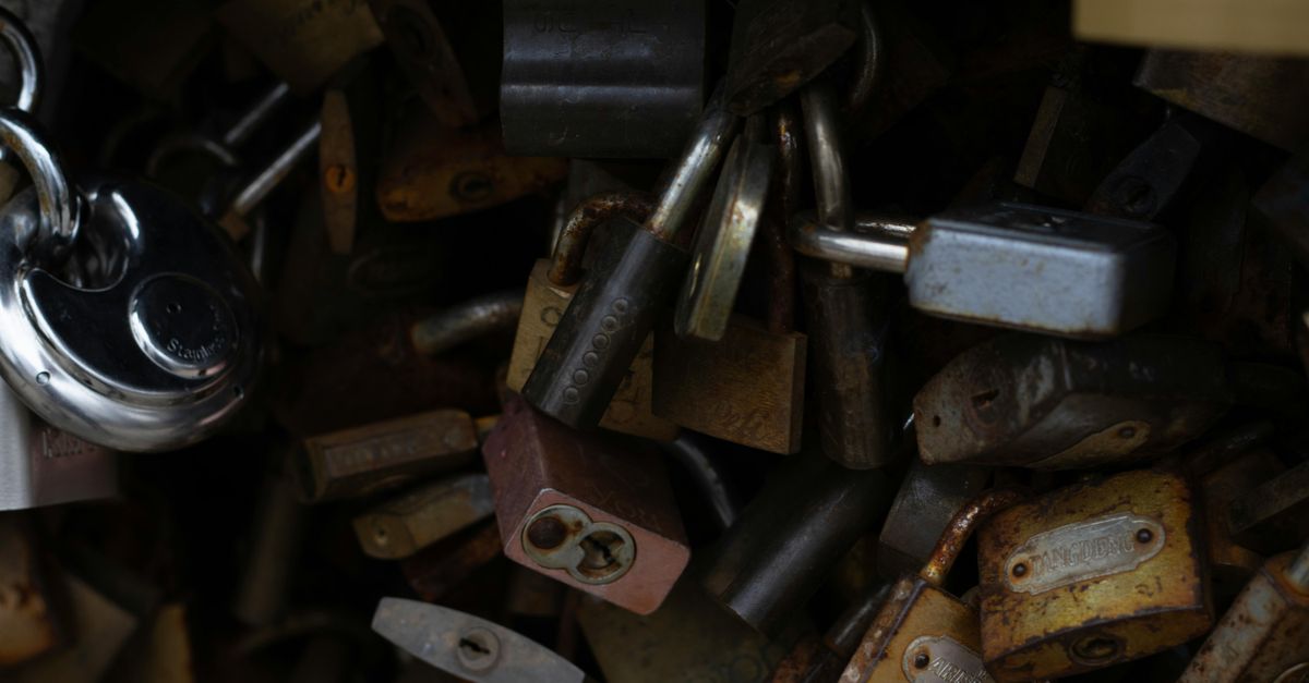 door lock — Lake Grove Locksmith Long Island