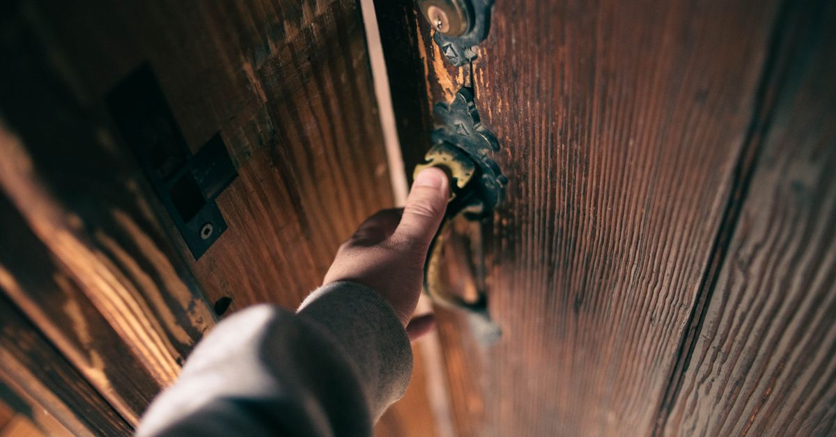 Apartment Lockout Service in Lake Grove: What Actually Happens When We Arrive — Lake Grove Locksmith Long Island