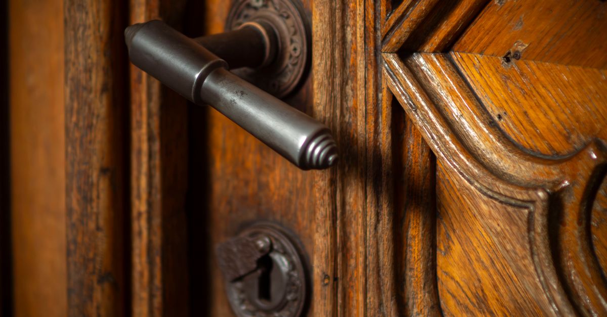 Signs You Need a Door Knob Lock Replacement — Not Just a Repair — Lake Grove Locksmith Long Island
